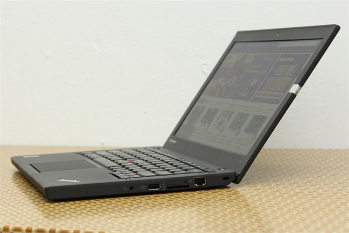 Laptop Lenovo ThinkPad X240 i5 4210U/4G/500G/Win8.1 Màu Đen