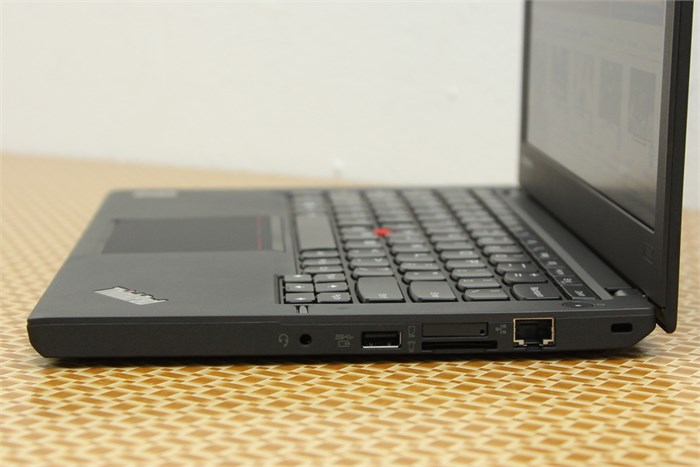 Laptop Lenovo ThinkPad X240 i5 4210U/4G/500G/Win8.1 Màu Đen