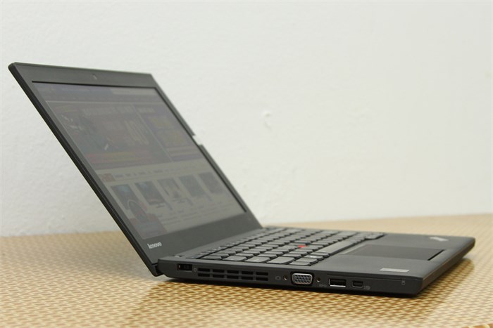 Laptop Lenovo ThinkPad X240 i5 4210U/4G/500G/Win8.1 Màu Đen