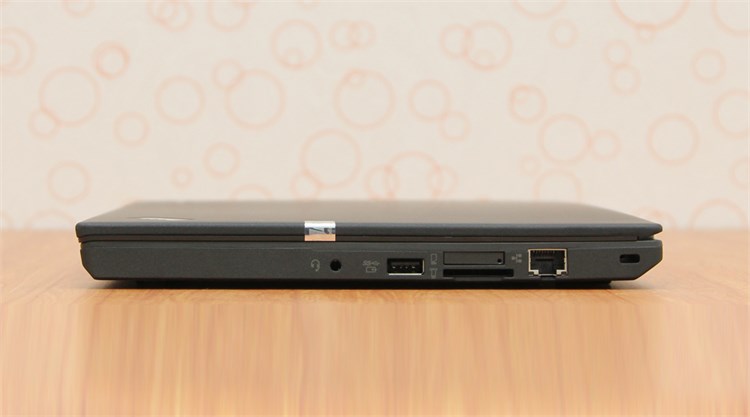 Laptop Lenovo ThinkPad X240 i5 4210U/4G/500G/Win8.1 Màu Đen