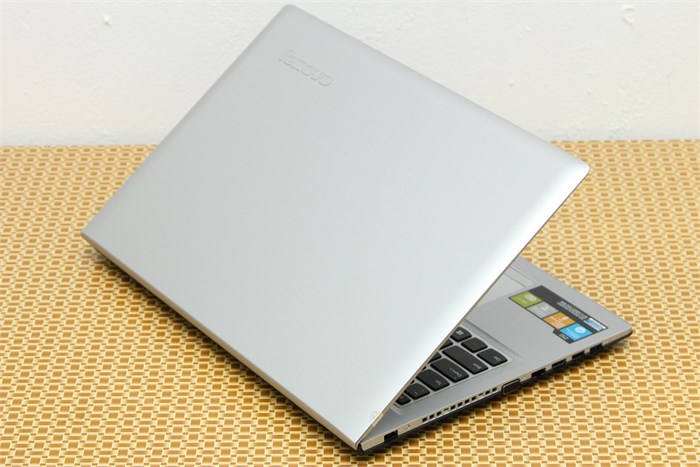 Laptop Lenovo Z5070 i3 4030U/4G/500G/VGA2G/Win8.1 Màu Bạc