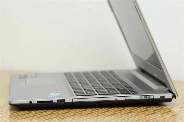 Laptop Lenovo Z5070 i3 4030U/4G/500G/VGA2G/Win8.1 Màu Bạc
