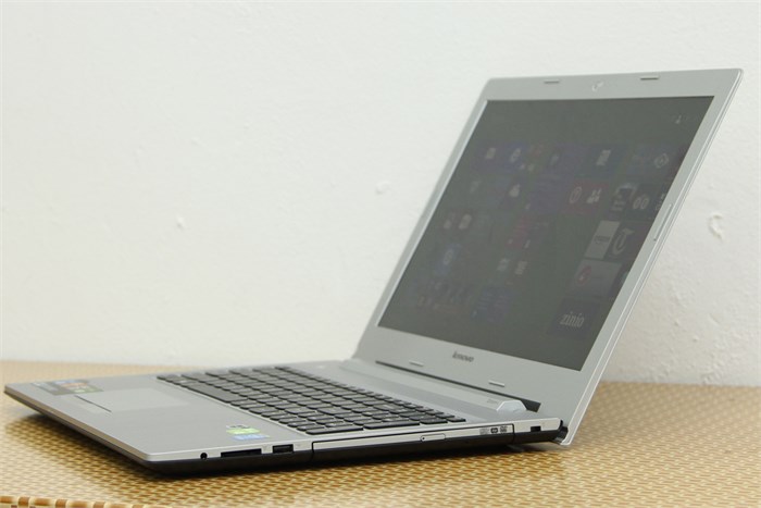 Laptop Lenovo Z5070 i3 4030U/4G/500G/VGA2G/Win8.1 Màu Bạc