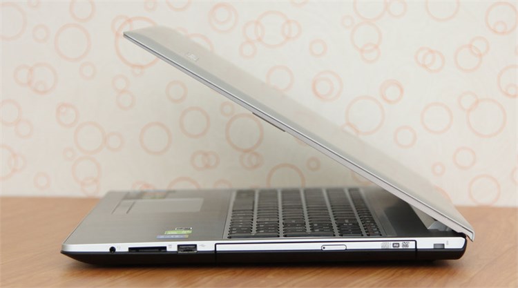 Laptop Lenovo Z5070 i3 4030U/4G/500G/VGA2G/Win8.1 Màu Bạc