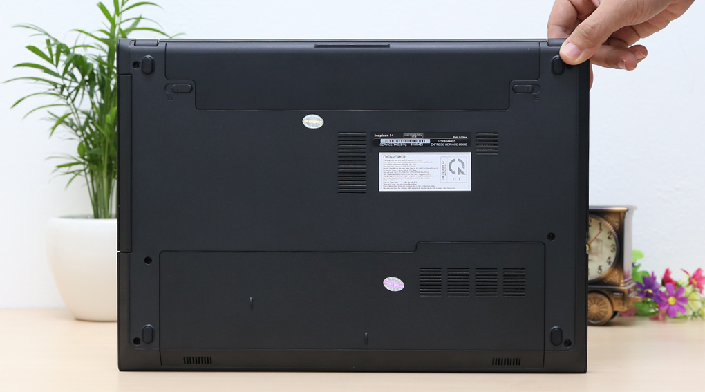 Laptop Dell Inspiron 3443 i5 5200U/4G/1TB/Win8.1 Màu Đen