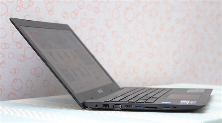 Laptop Asus X553MA N2840/2GB/500GB/Win 8.1
