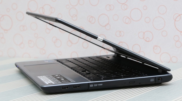 Laptop Acer Aspire E5 571 i5 5200U/4GB/500GB/Win8.1 Màu Đen - Xám