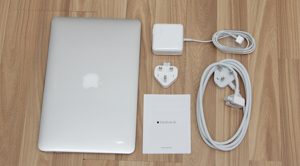 Bộ sản phẩm gồm: Dây nguồn, Sách hướng dẫn, Thùng máy, Adapter sạc ( + cóc sạc )