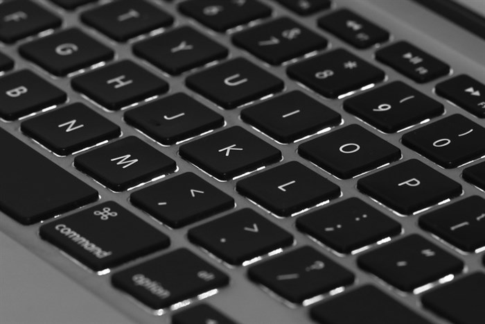 Laptop Apple Macbook Pro MF839ZP/A i5 2.7GHz/8GB/128GB (2015)