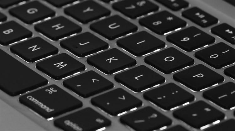 Laptop Apple Macbook Pro MF839ZP/A i5 2.7GHz/8GB/128GB (2015)