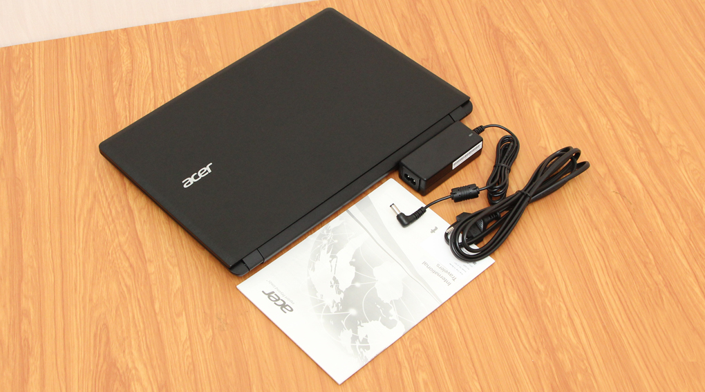 Bộ sản phẩm gồm: Pin, Dây nguồn, Sách hướng dẫn, Thùng máy