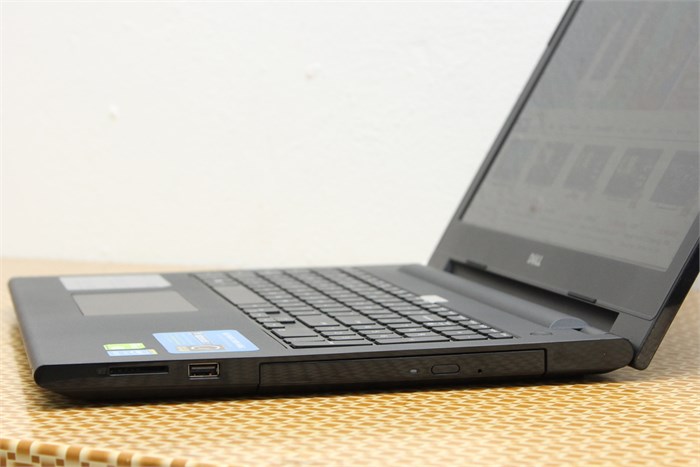 Laptop Dell Inspiron 3543 i3 5005U/4GB/500GB/Win8.1 Màu Đen