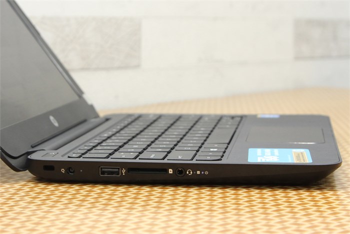 Laptop HP 11 F013TU N2840/2GB/500GB/Win8.1 Màu Đen