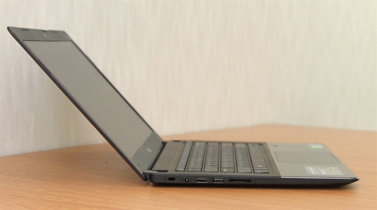 Laptop Dell Vostro 5480 i5 5200U/4GB/500GB/2GB 830M/Win8.1