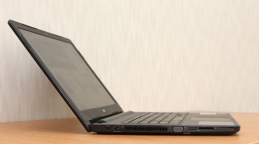 <p>Trang bị đầy đủ c&aacute;c cổng kết nối th&ocirc;ng dụng: USB 2.0, VGA, LAN, Bluetooh. Ngo&agrave;i ra cổng kết nối USB 3.0 cho tốc độ truyền dữ liệu nhanh gấp 10 lần.</p>