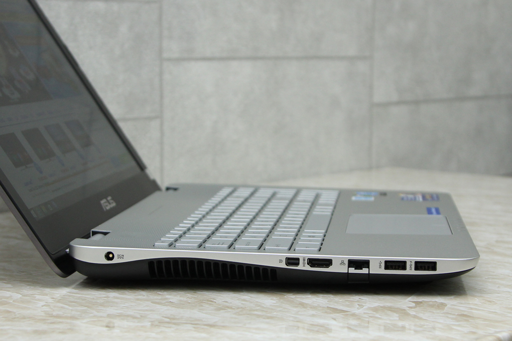Asus N551JX i7 4720HQ/8GB/1TB/128GB/4GB 950M/Win8.1 - 7