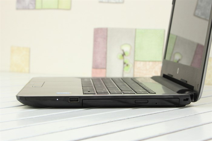 Laptop HP 14 ac145TU 3825U/2GB/500GB/Win10 Màu Bạc