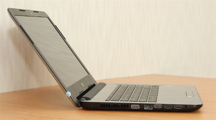 Laptop HP 14 ac145TU 3825U/2GB/500GB/Win10 Màu Bạc