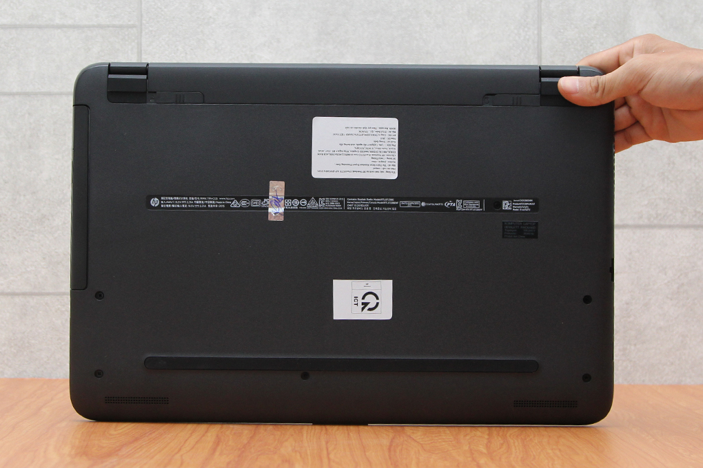 Laptop HP 15 ac152TU i3 5005U/4GB/500GB/Win10 Màu Bạc
