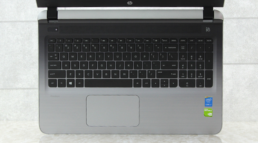 <p>B&agrave;n ph&iacute;m chiclet hiện đại, nhẹ v&agrave; &ecirc;m dễ d&agrave;ng thao t&aacute;c. Khoảng c&aacute;ch ph&iacute;m hợp l&yacute; gi&uacute;p bạn l&agrave; người d&ugrave;ng văn ph&ograve;ng thoải m&aacute;i kh&ocirc;ng bị mỏi khi sử dụng 1 thời gian d&agrave;i.</p>