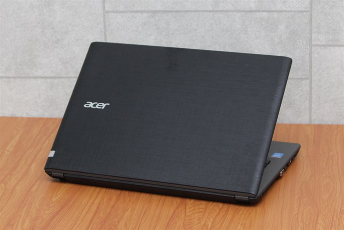 Laptop Acer Aspire E5 473 i3 5005U/4G/500G/Win10 Màu Xám