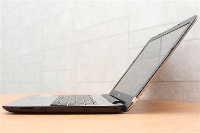 Laptop HP 15 ac174TX i5 5200U/4GB/500GB/VGA2GB/Win10 Màu Bạc