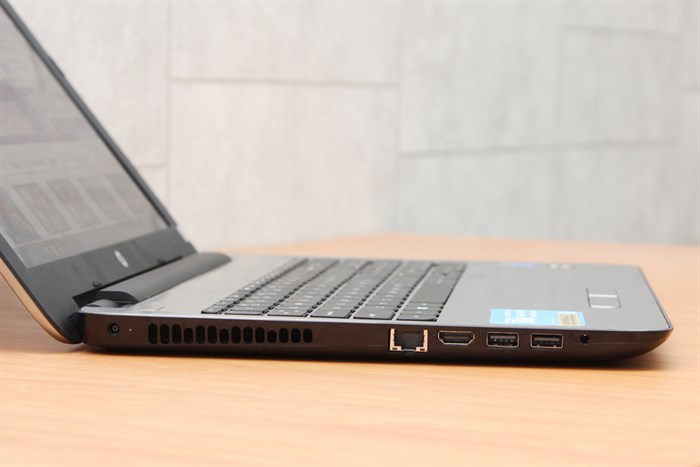 Laptop HP 15 ac174TX i5 5200U/4GB/500GB/VGA2GB/Win10 Màu Bạc