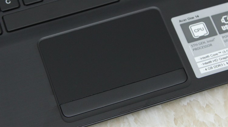 Laptop Acer Aspire Z1402 30BA i3 5005U/4GB/500GB/Win10 Màu Đen