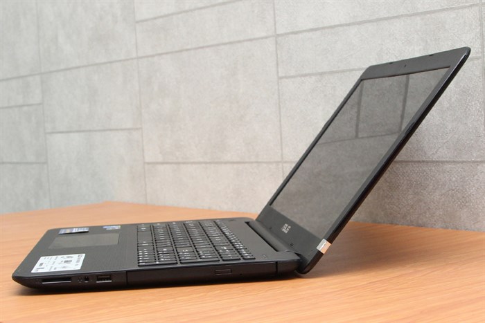 Laptop Asus X554LP i5 4210U/4GB/500GB/1GB M230/Win8.1 Màu Đen