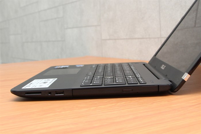 Laptop Asus X554LP i5 4210U/4GB/500GB/1GB M230/Win8.1 Màu Đen