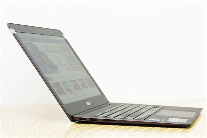 Laptop Asus Zenbook UX305FA M 5Y10/8GB/128GB/Win10 Màu Đen