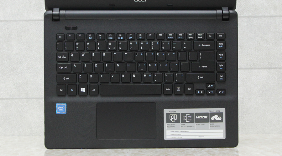 <p>T&iacute;ch hợp b&agrave;n ph&iacute;m chiclet, khoảng c&aacute;ch ph&iacute;m hợp l&yacute; gi&uacute;p thao t&aacute;c nhanh v&agrave; ch&iacute;nh x&aacute;c.</p>