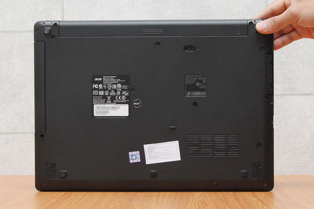 Laptop Acer ES1 431 N3050/4GB/500GB/Win10 Màu Đen