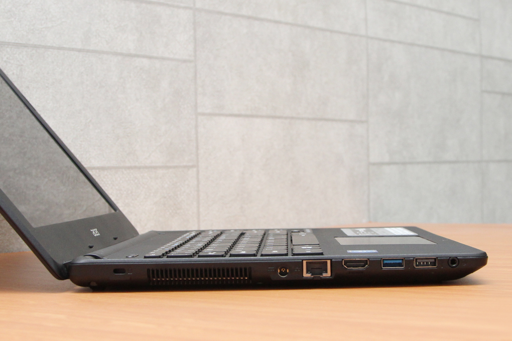 Laptop Acer ES1 431 N3700/4GB/500GB/Win10 Màu Đen
