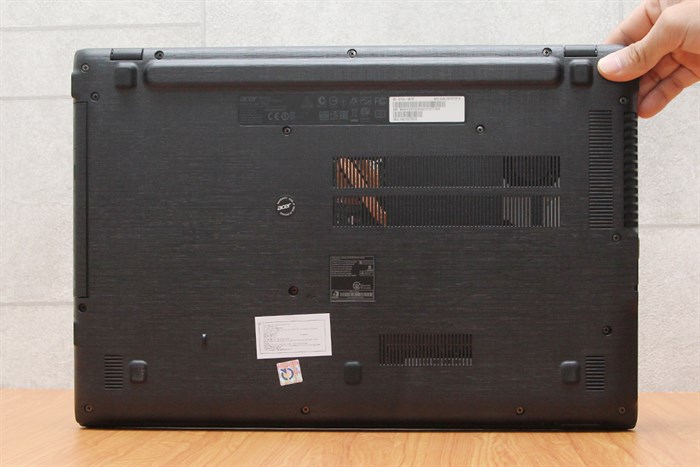 Laptop Acer E5 573G i5 5200U/4GB/500GB/VGA2GB/Win10 Màu Xám