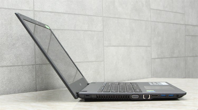 Laptop Acer E5 573G i7 4510U/4GB/500GB/VGA2GB/Win10 Màu Xám