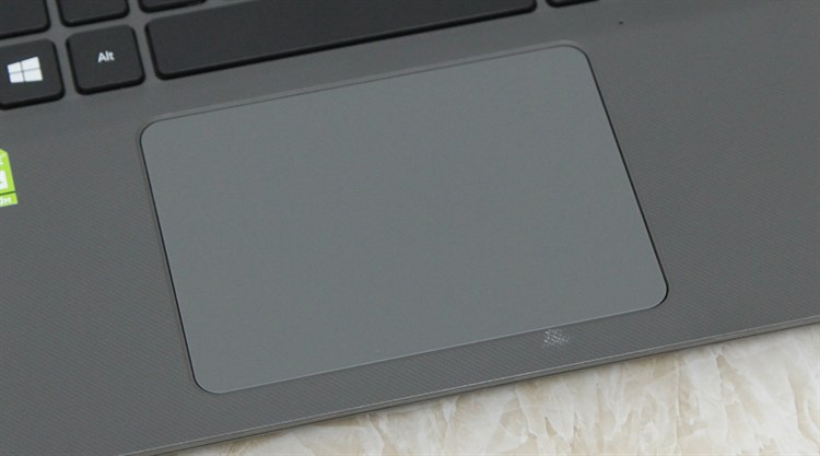 Laptop Acer E5 573G i7 4510U/4GB/500GB/VGA2GB/Win10 Màu Xám