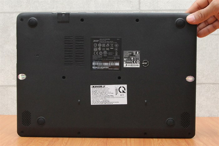 Laptop Acer ES1 311 N2840/2GB/500GB/Win8.1 Màu Đen