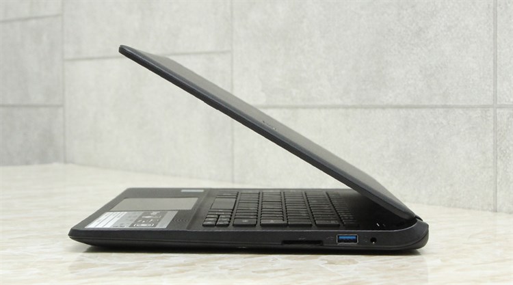 Laptop Acer ES1 311 N2840/2GB/500GB/Win8.1