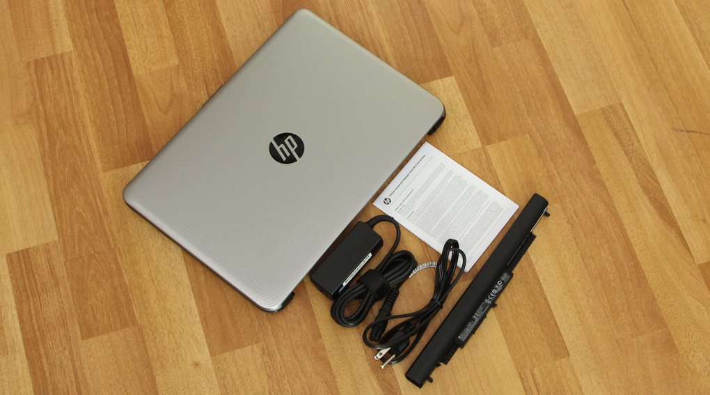 Bộ sản phẩm gồm: Pin, Dây nguồn, Sách hướng dẫn, Thùng máy