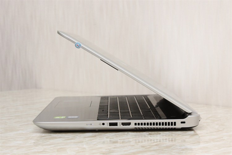 Laptop HP Pavilion 15 ab535TX i5 6200U/4GB/500GB/2GB 940M/Win10