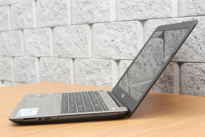 Laptop Asus A556UA i5 6200U/4GB/500GB/Win10 Màu Vàng