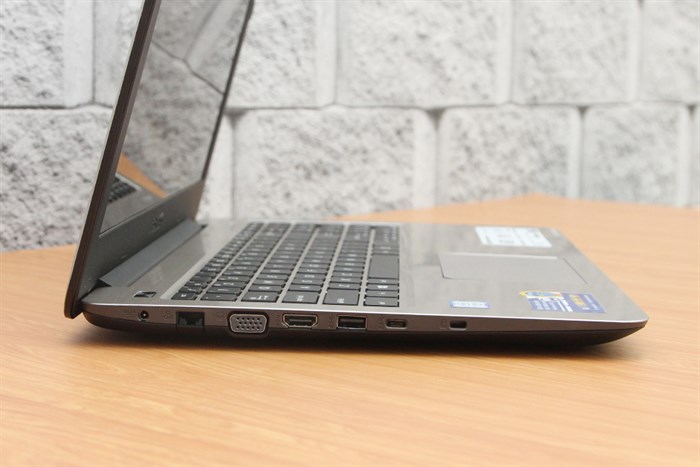 Laptop Asus A556UA i5 6200U/4GB/500GB/Win10 Màu Vàng
