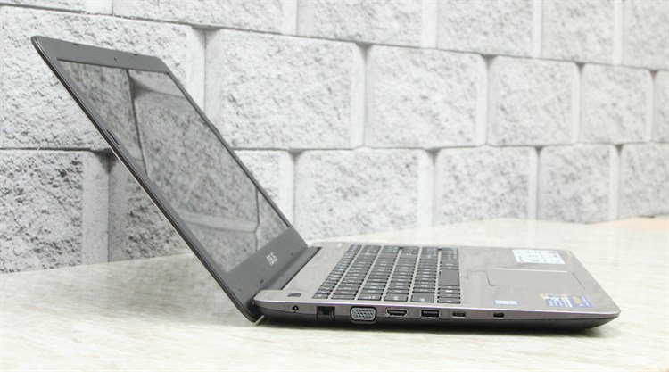 Laptop Asus A556UA i5 6200U/4GB/500GB/Win10 Màu Vàng