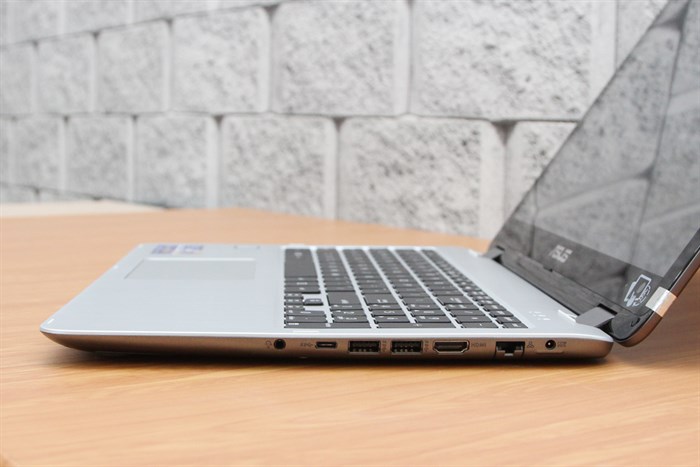 Laptop Asus TP501UA i5 6200U/4GB/500GB/Win10 Màu Bạc