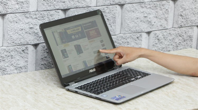 Laptop Asus TP501UA i5 6200U/4GB/500GB/Win10