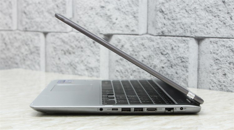 Laptop Asus TP501UB i5 6200U/4GB/500GB/2GB 940M/Win10