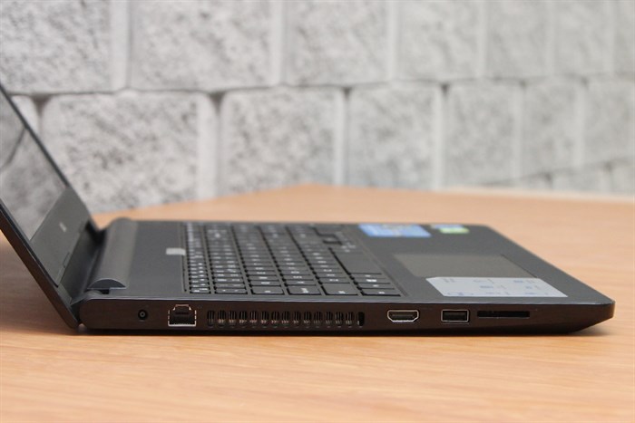 Laptop Dell Inspiron 3558 i5 5200U/4GB/500GB/2GB 820M/Win10 Màu Đen