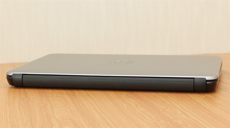 Laptop HP 14 ac180TU i5 6200U/4GB/500GB/Win10 Màu Bạc