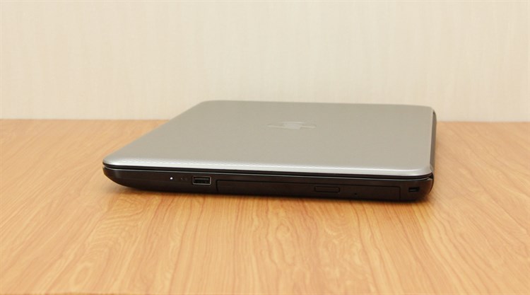 Laptop HP 14 ac180TU i5 6200U/4GB/500GB/Win10 Màu Bạc